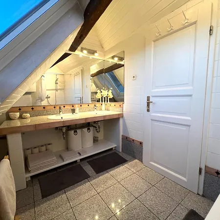 180 Qm Biberburg, In Der Romantischen Roedermuehle An Der Fraenkischen Saale In Deutschlands Mitte, 8 Km Zur A7 דירה *